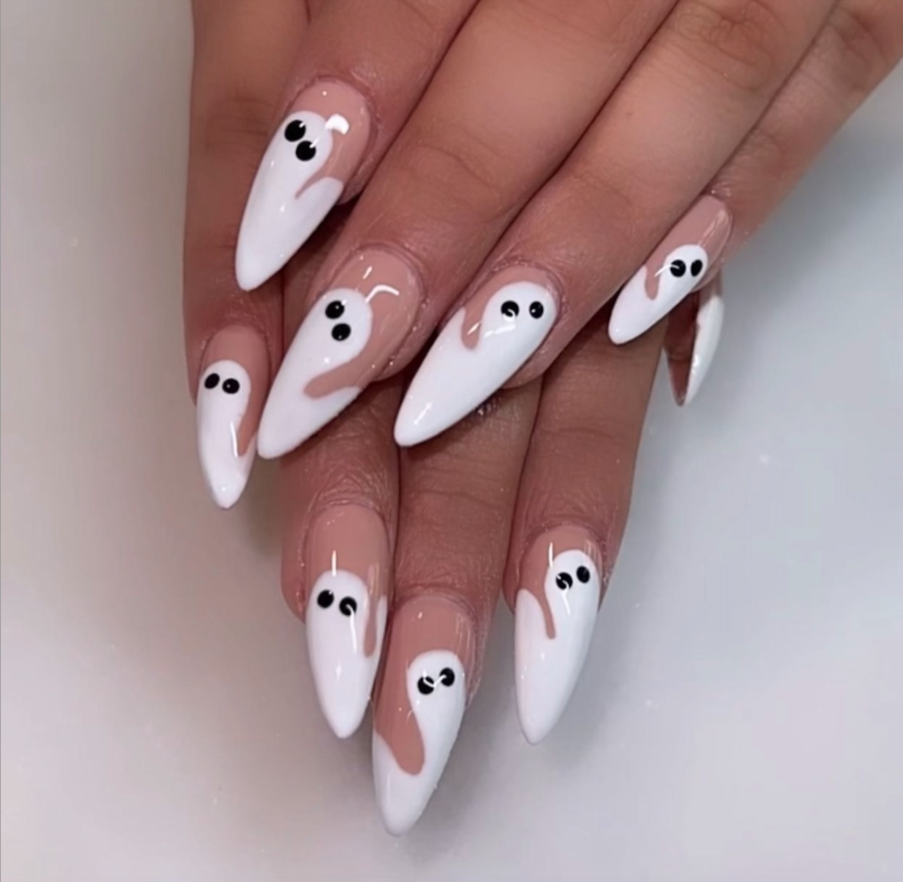 Ghosting never looked so much fun! Nail art by @beautybyhillsxx on IG