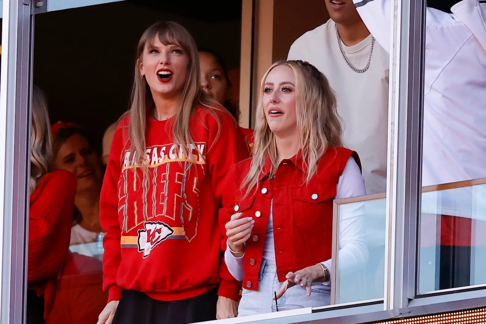 taylor swift chiefs raiders game